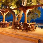 Castaway - Christos ホテル リメナリア