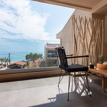 Hotel Castaway - Christos *