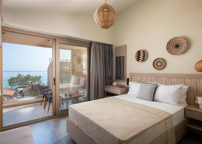 Hotel Castaway - Christos