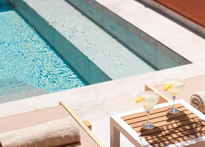 Castaway - Christos Hotel