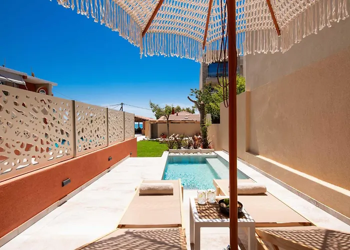 Castaway - Christos Hotel *