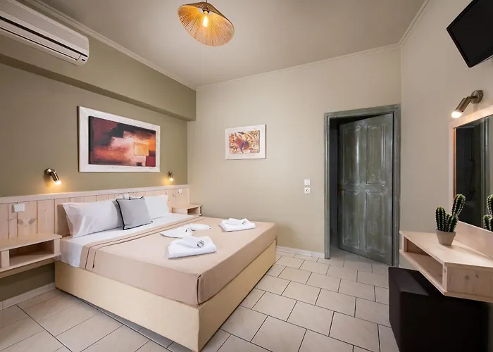 Hotel Castaway - Christos