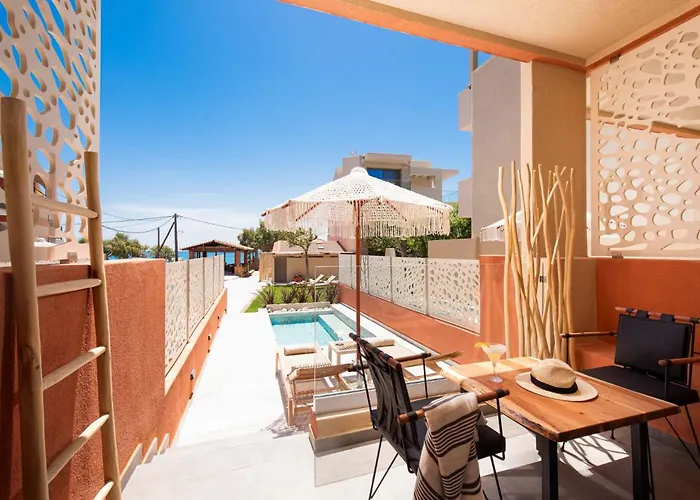 호텔 Castaway - Christos 리메나리아