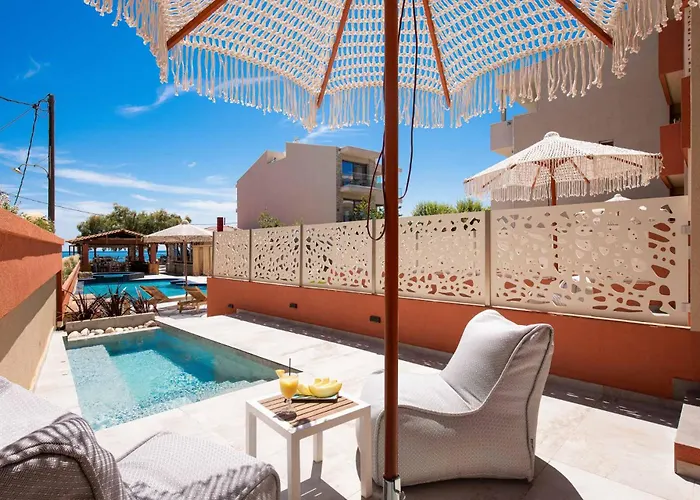 호텔 Castaway - Christos 리메나리아