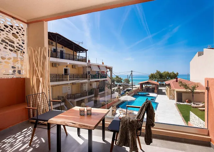 호텔 Castaway - Christos 리메나리아