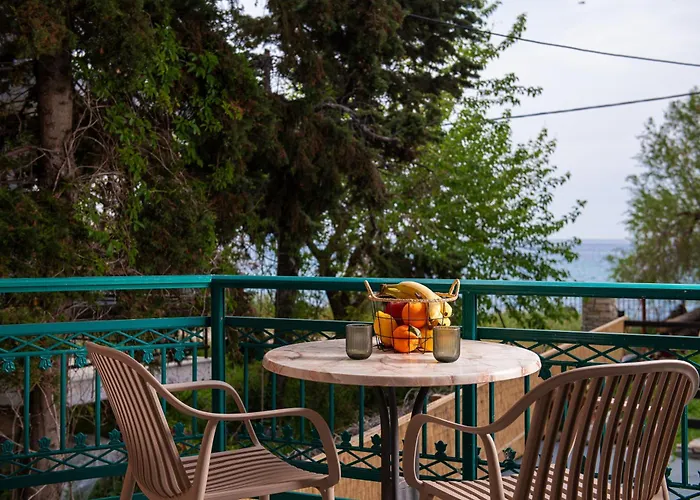 Castaway - Christos 호텔 *